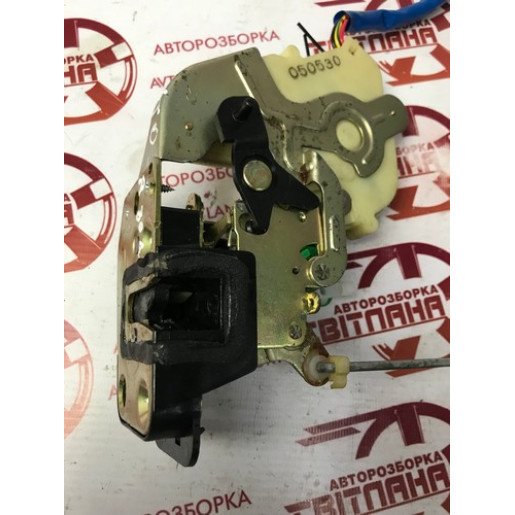Замок двери задней правой Kia Sorento 2002-2009 814203E010